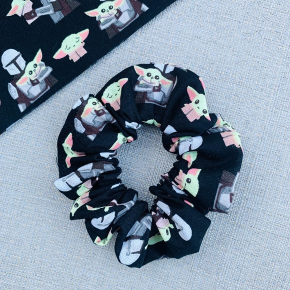 Star Wars mandalorian scrunchie - Picture 2 of 3